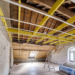 Isolation d'un plafond à la mairie de Longevelle